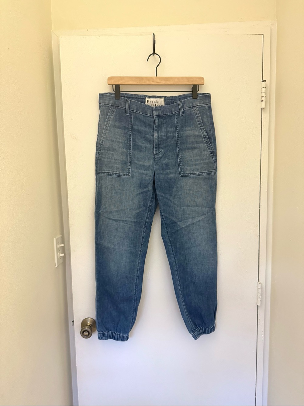 Frank & Eileen Jameson Jogger Utility Jean- EUC size 10